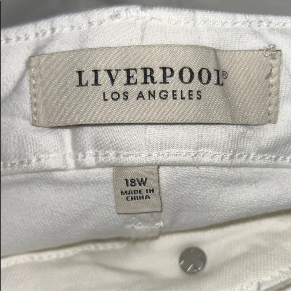 Liverpool Women's Plus Size 18W White ECO Hannah Crop Flare Denim Jeans NWT - Picture 7 of 9
